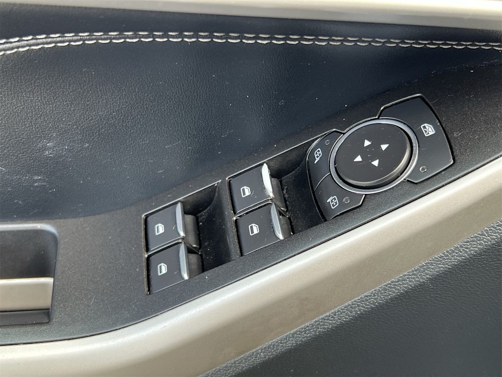 Thumbnail: 2022 Ford Explorer - 25