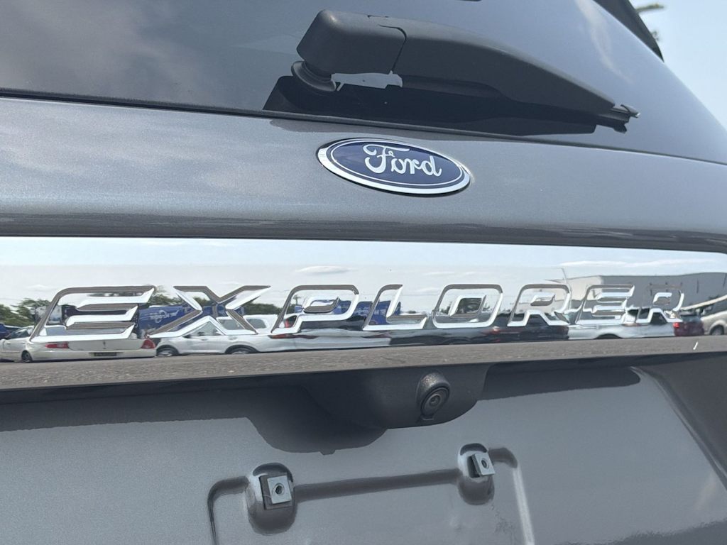 Thumbnail: 2023 Ford Explorer - 22