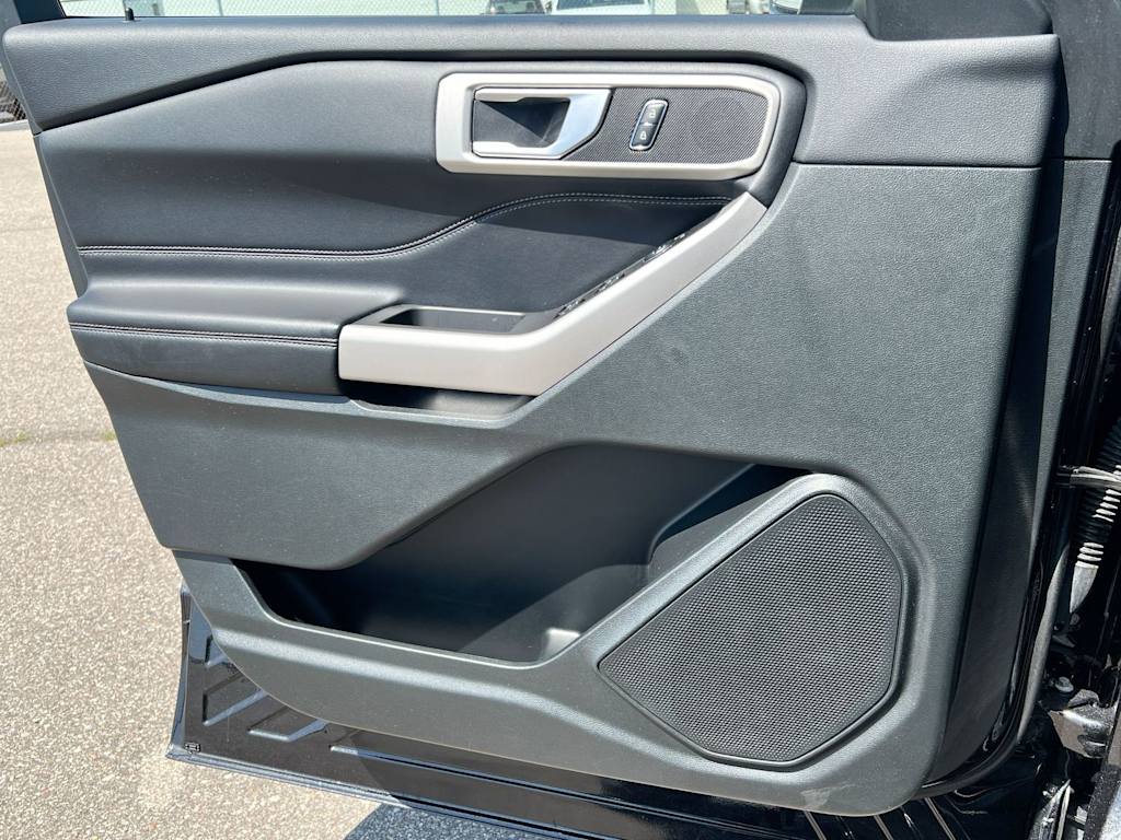 Thumbnail: 2023 Ford Explorer - 32