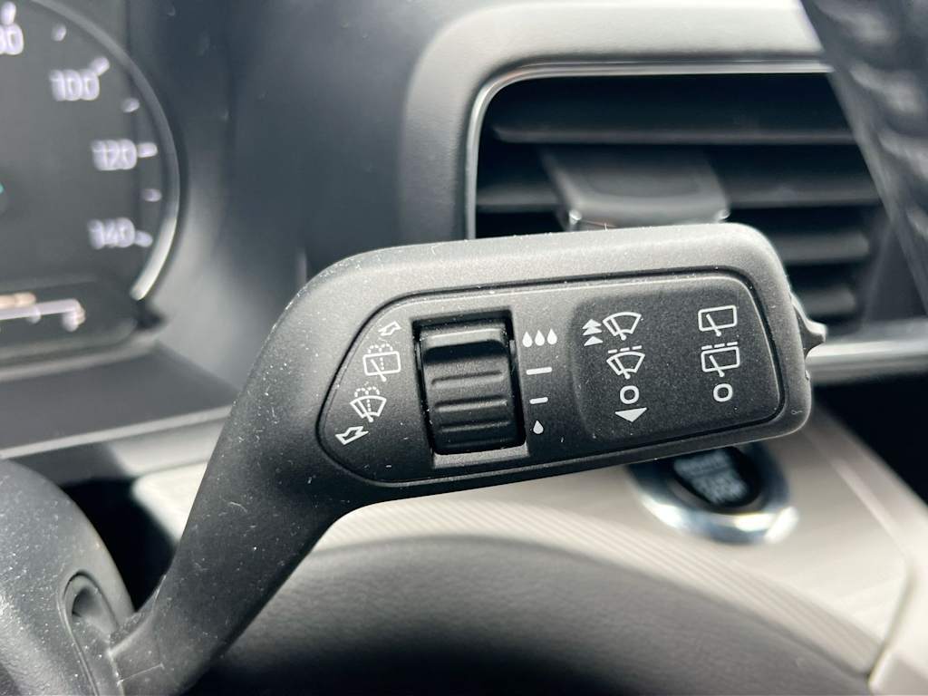 Thumbnail: 2023 Ford Explorer - 29