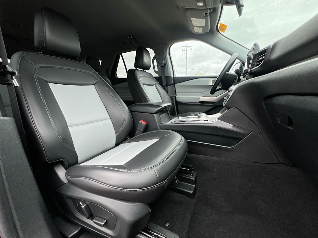 Thumbnail: 2023 Ford Explorer - 26