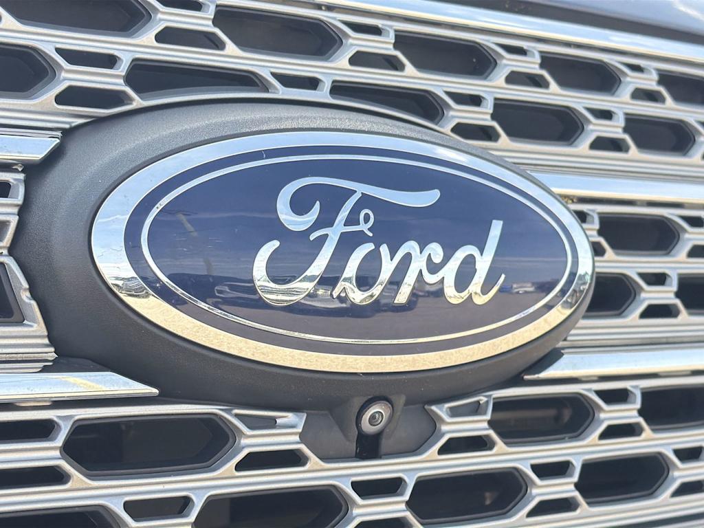 Thumbnail: 2021 Ford Explorer - 7