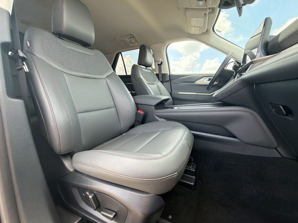 Thumbnail: 2026 Ford Explorer - 25