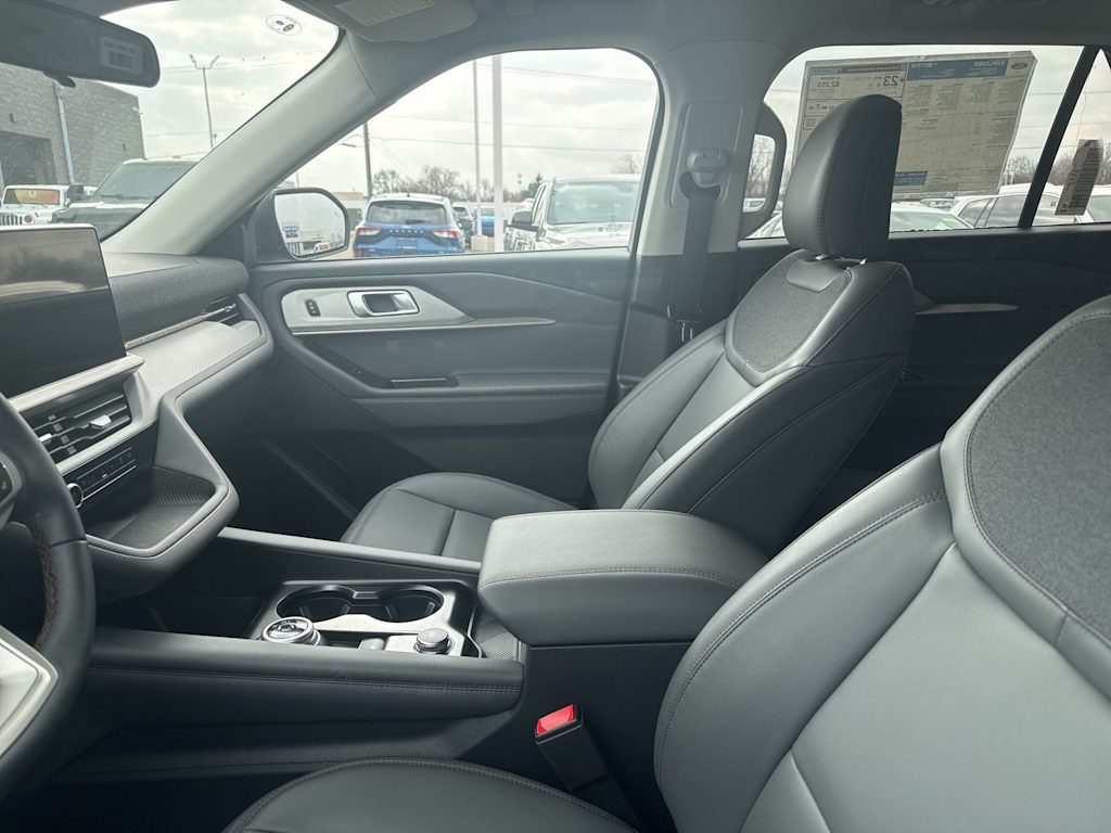 Thumbnail: 2026 Ford Explorer - 6
