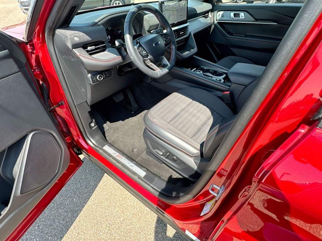 Thumbnail: 2025 Ford Explorer - 9