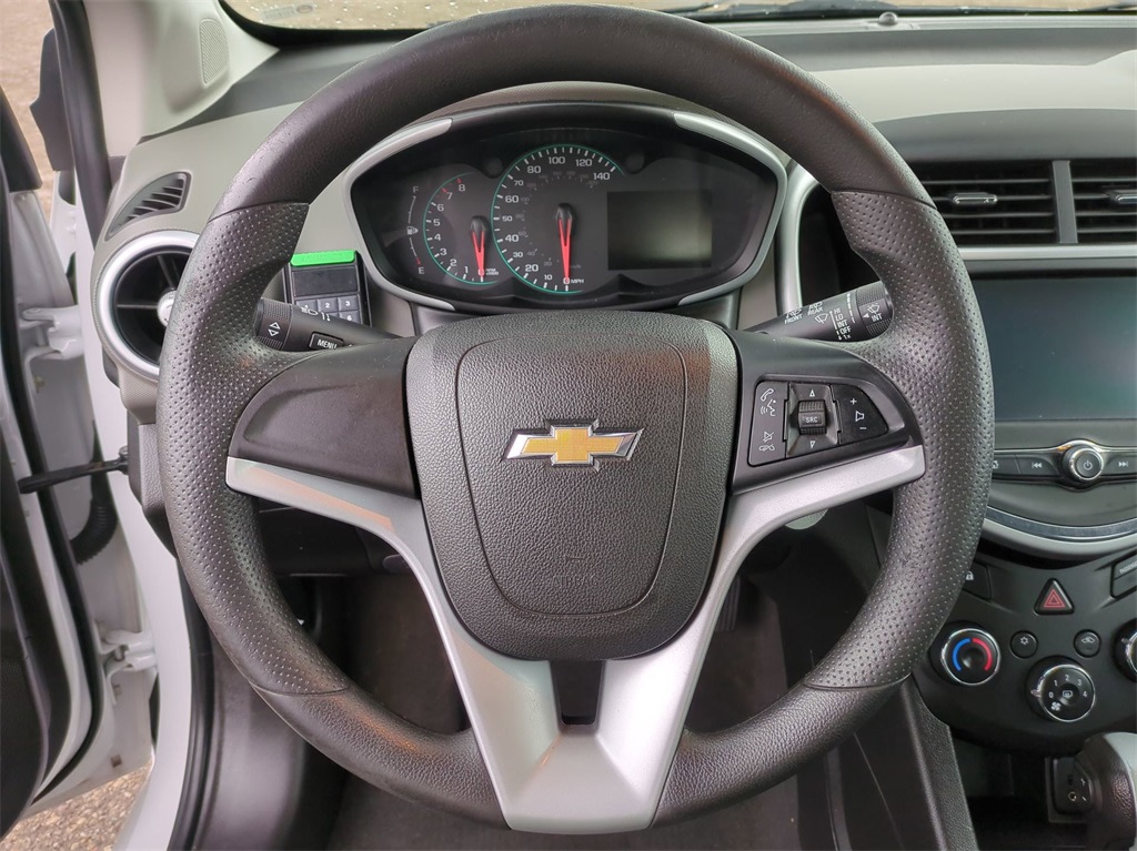 2017 Chevrolet Sonic LT 10