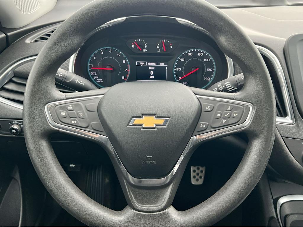 Thumbnail: 2016 Chevrolet Malibu - 9
