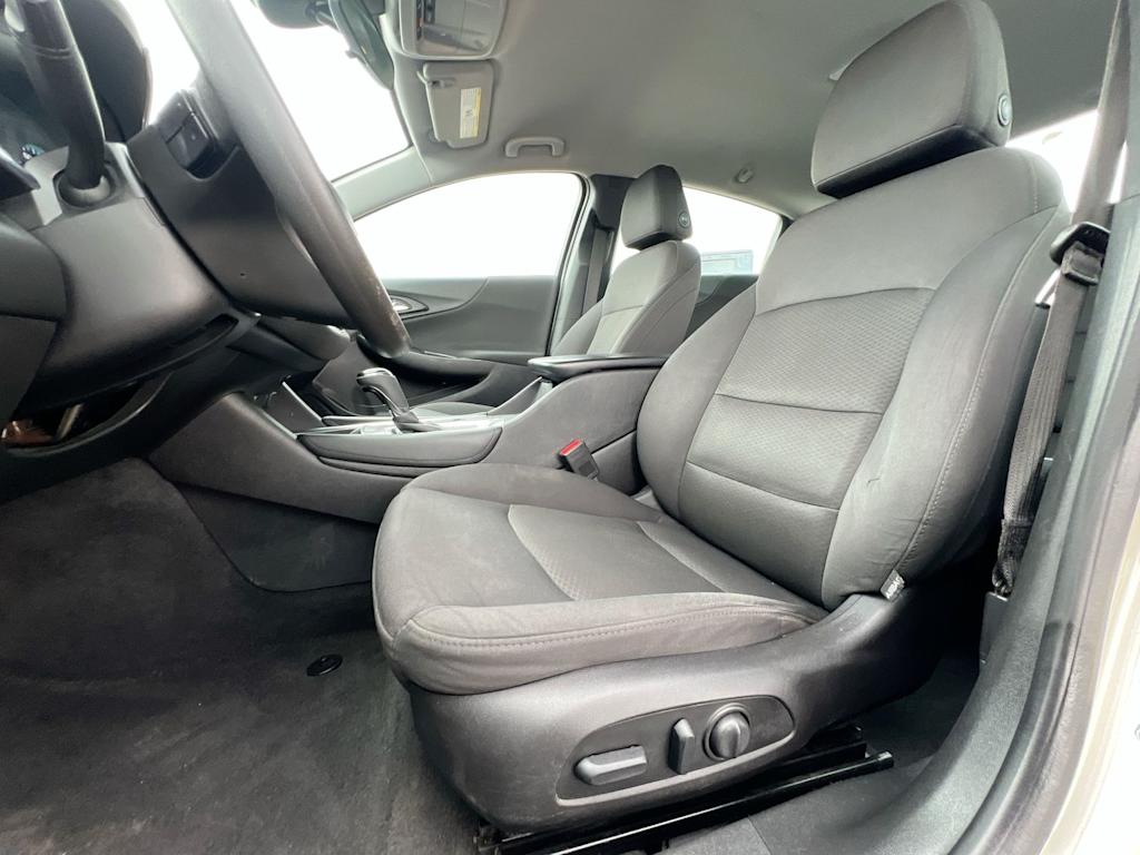 Thumbnail: 2016 Chevrolet Malibu - 11
