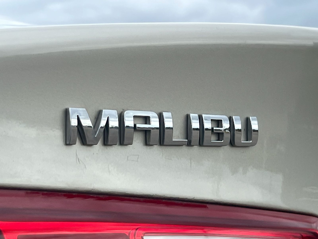 Thumbnail: 2016 Chevrolet Malibu - 23