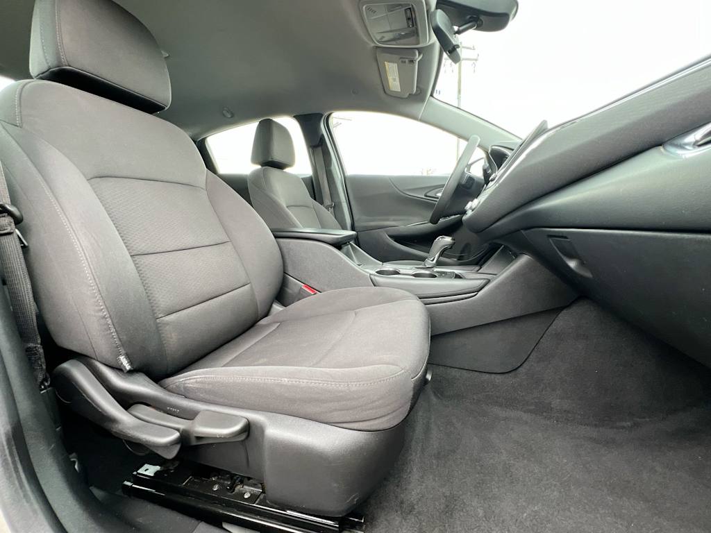 Thumbnail: 2016 Chevrolet Malibu - 14