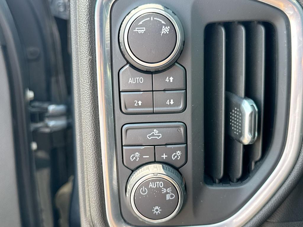 Thumbnail: 2019 Chevrolet Silverado 1500 - 14