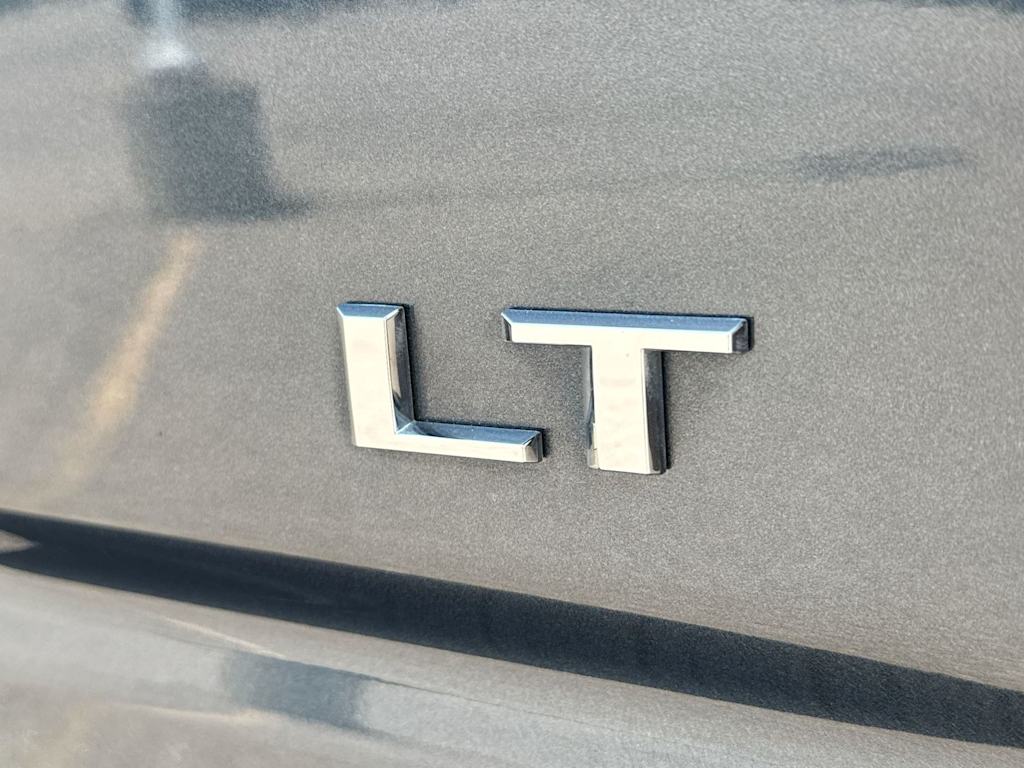 Thumbnail: 2019 Chevrolet Silverado 1500 - 24