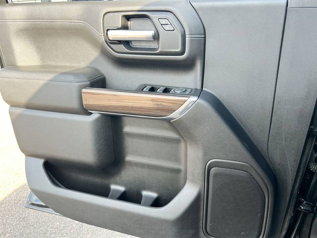 Thumbnail: 2019 Chevrolet Silverado 1500 - 33