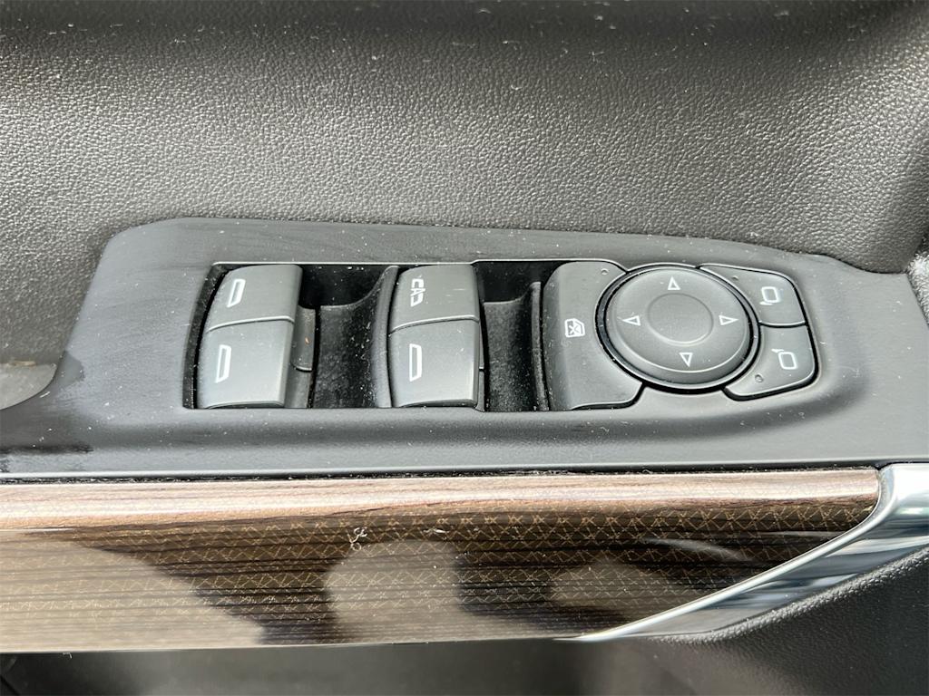 Thumbnail: 2019 Chevrolet Silverado 1500 - 26