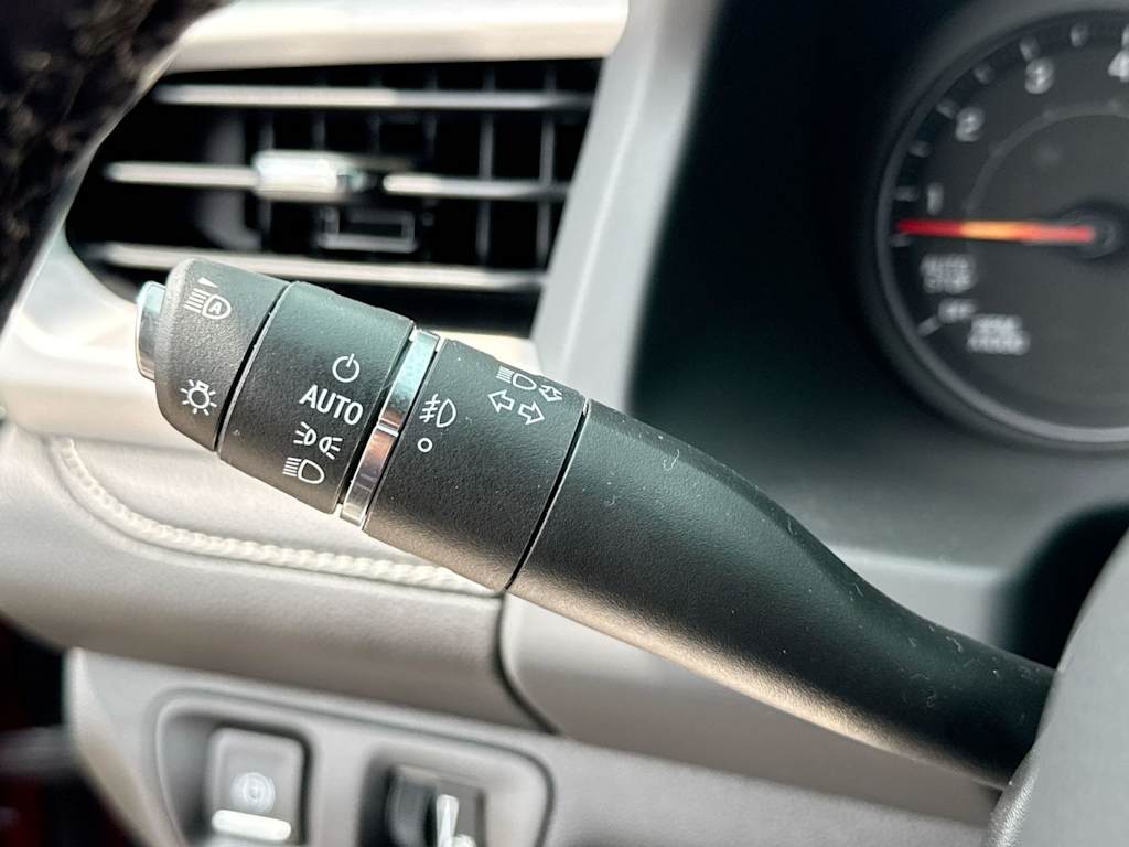 Thumbnail: 2023 GMC Acadia - 31