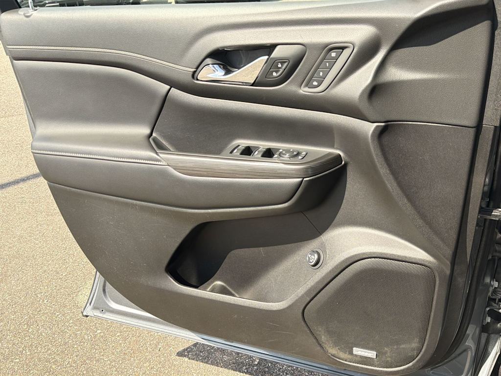Thumbnail: 2021 GMC Acadia - 32