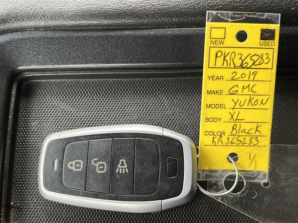 Thumbnail: 2019 GMC Yukon XL - 16