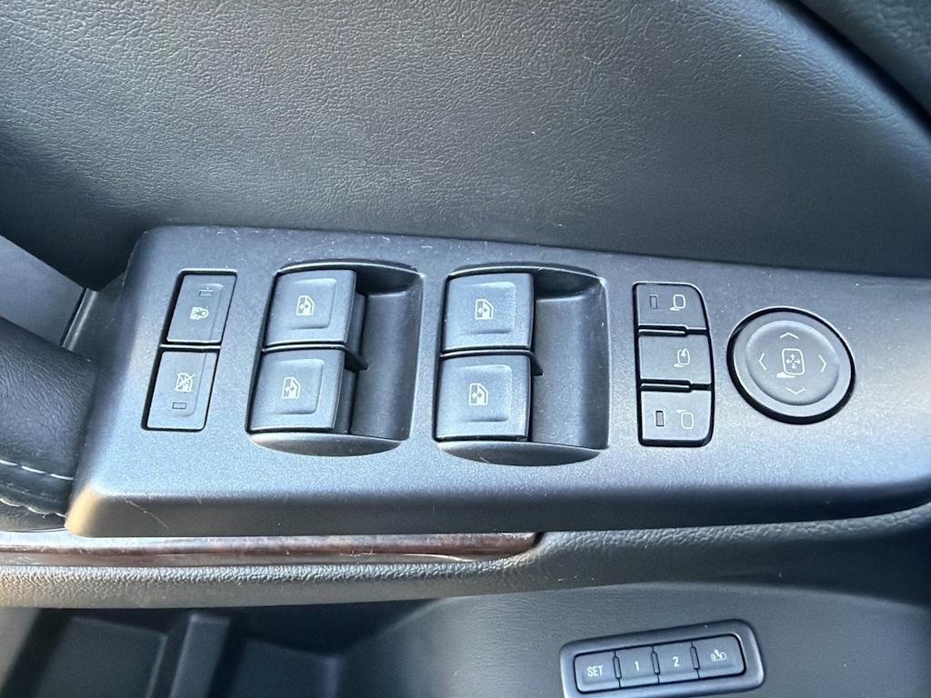 Thumbnail: 2018 GMC Yukon XL - 25