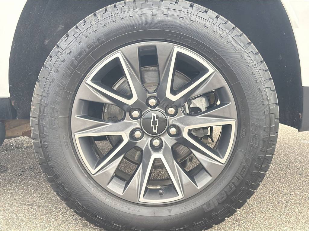 Thumbnail: 2022 Chevrolet Suburban - 8