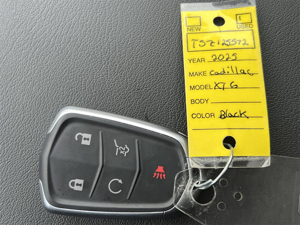 Thumbnail: 2025 Cadillac XT6 - 18