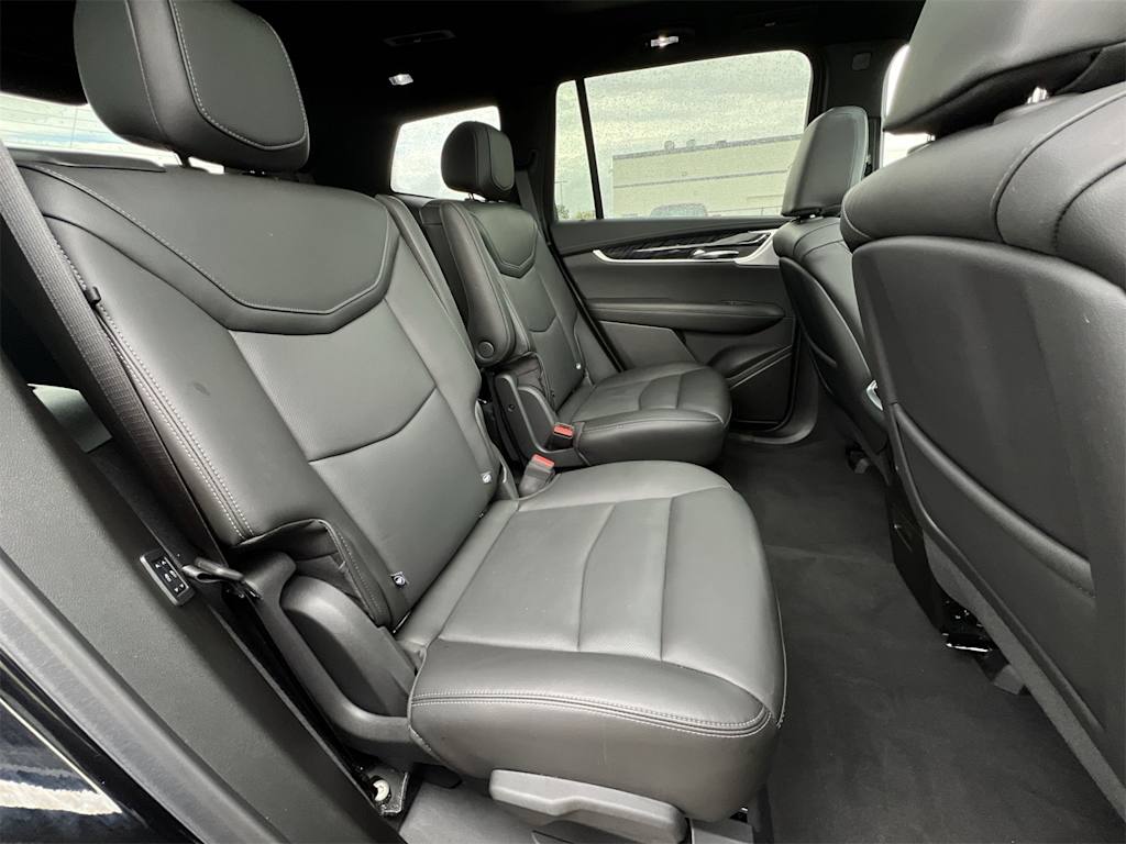 Thumbnail: 2025 Cadillac XT6 - 28