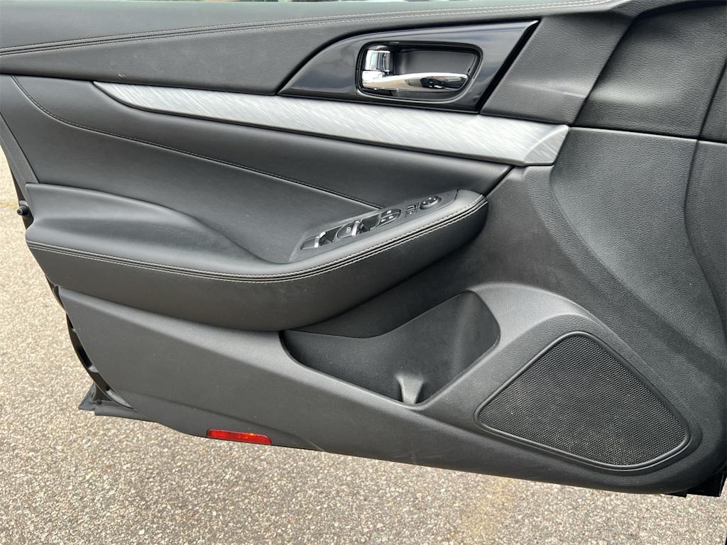 Thumbnail: 2017 Nissan Maxima - 33