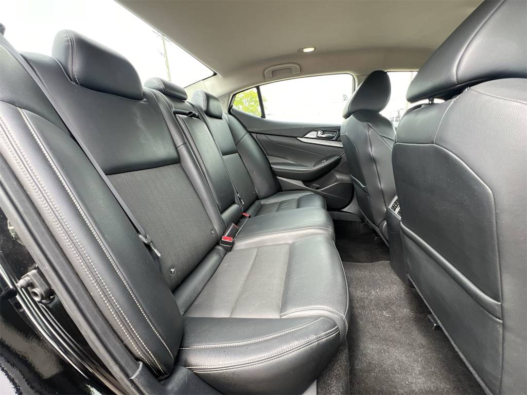 Thumbnail: 2017 Nissan Maxima - 27