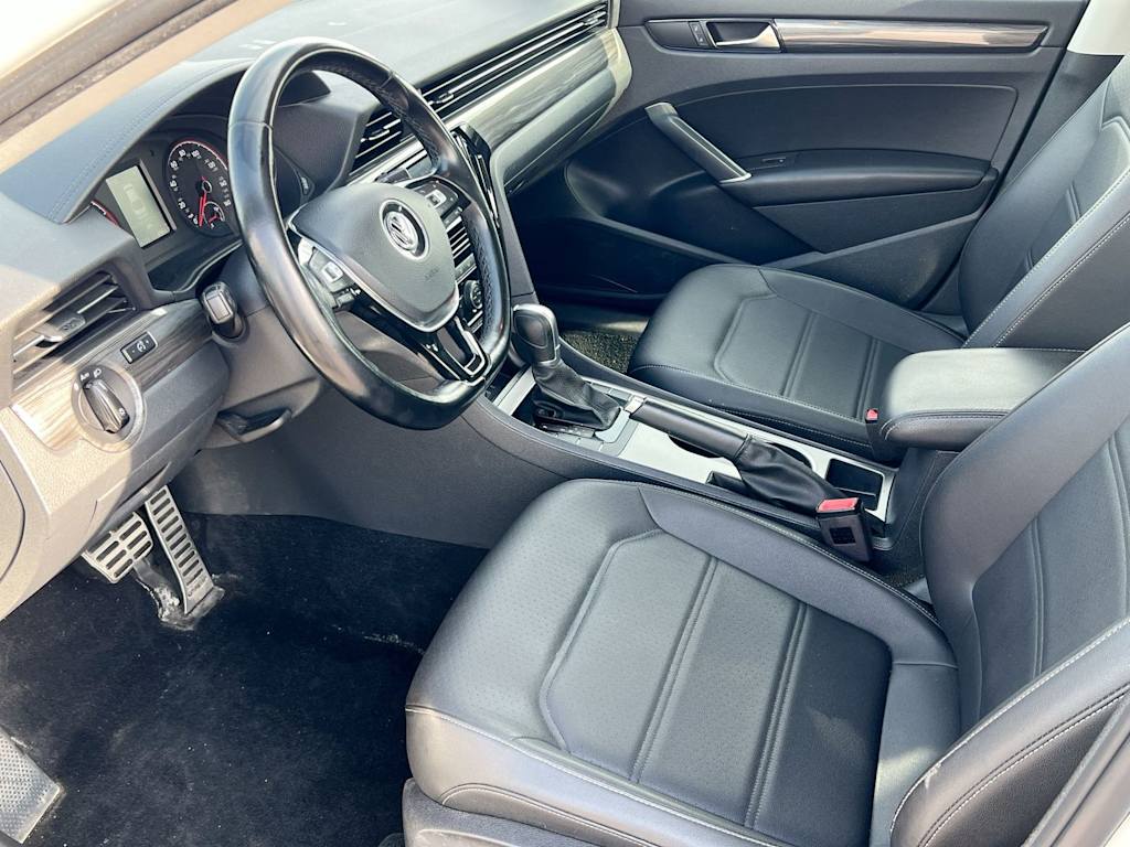 Thumbnail: 2020 Volkswagen Passat - 10