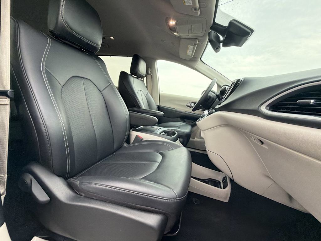 Thumbnail: 2024 Chrysler Pacifica - 27