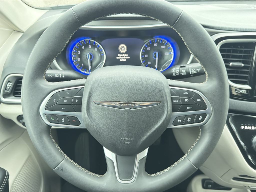 Thumbnail: 2024 Chrysler Pacifica - 9