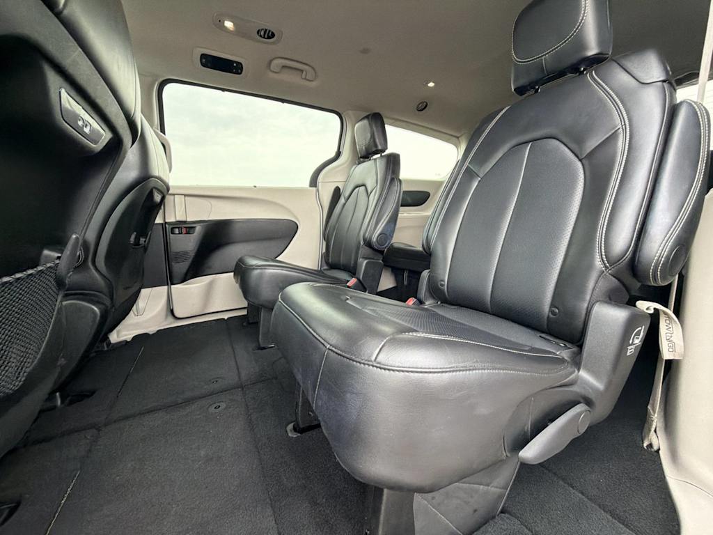 Thumbnail: 2024 Chrysler Pacifica - 25