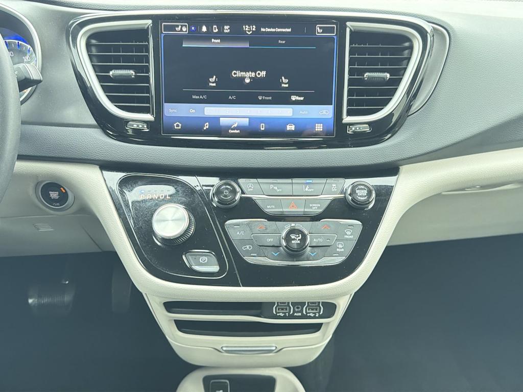 Thumbnail: 2024 Chrysler Pacifica - 13