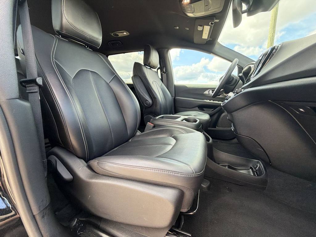 Thumbnail: 2025 Chrysler Pacifica - 27