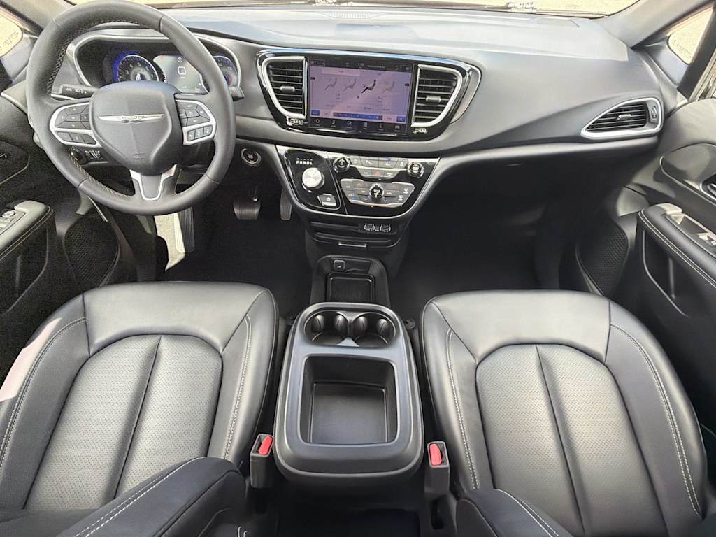 Thumbnail: 2025 Chrysler Pacifica - 2
