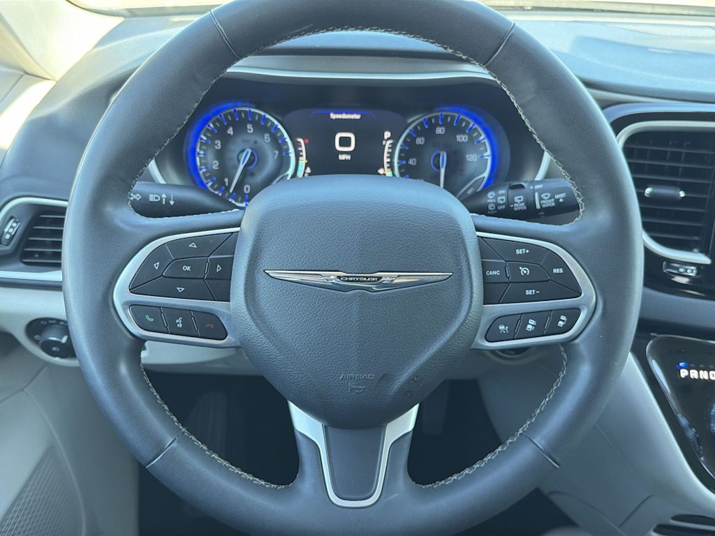 Thumbnail: 2024 Chrysler Pacifica - 9