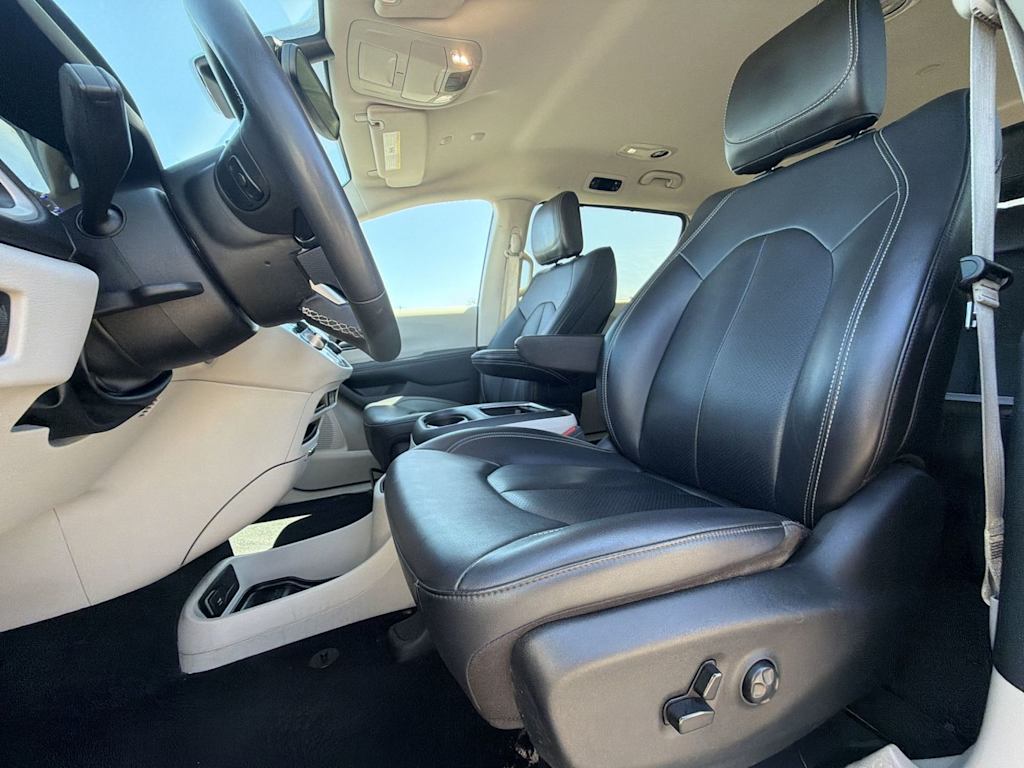 Thumbnail: 2024 Chrysler Pacifica - 11
