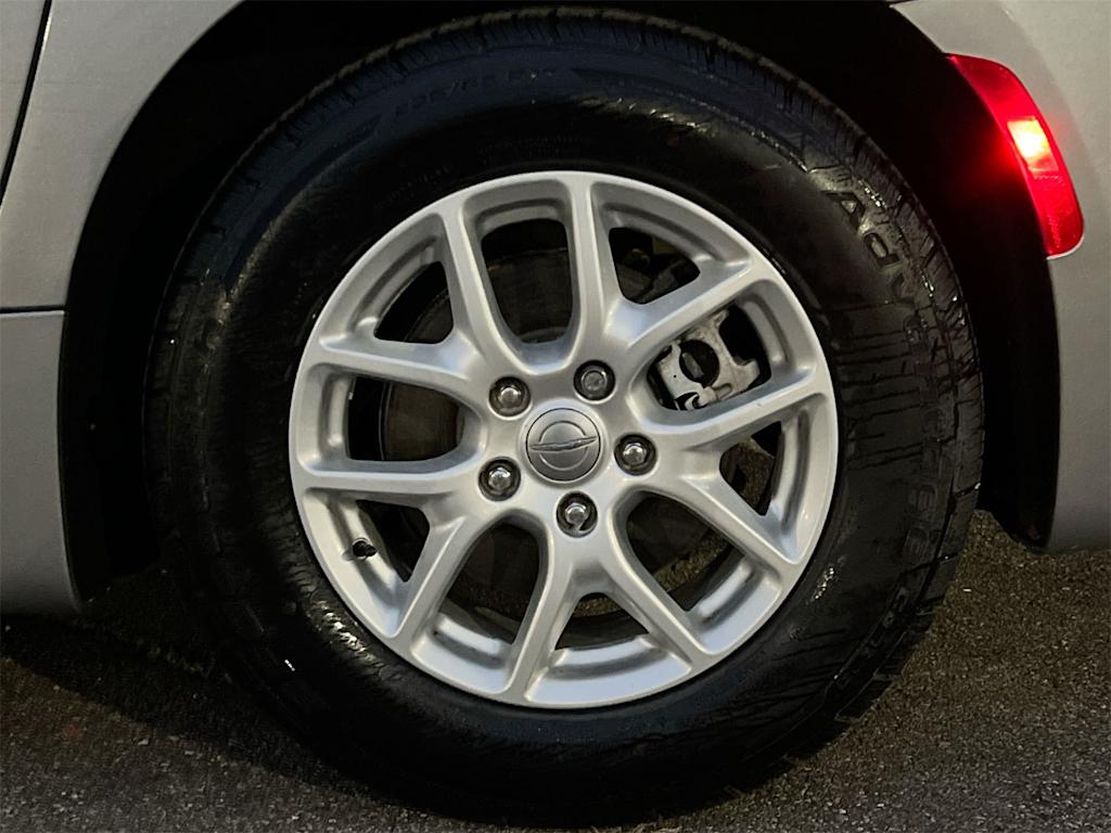 Thumbnail: 2017 Chrysler Pacifica - 7