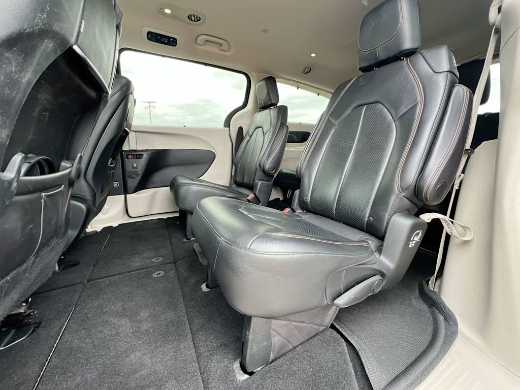 Thumbnail: 2018 Chrysler Pacifica - 23