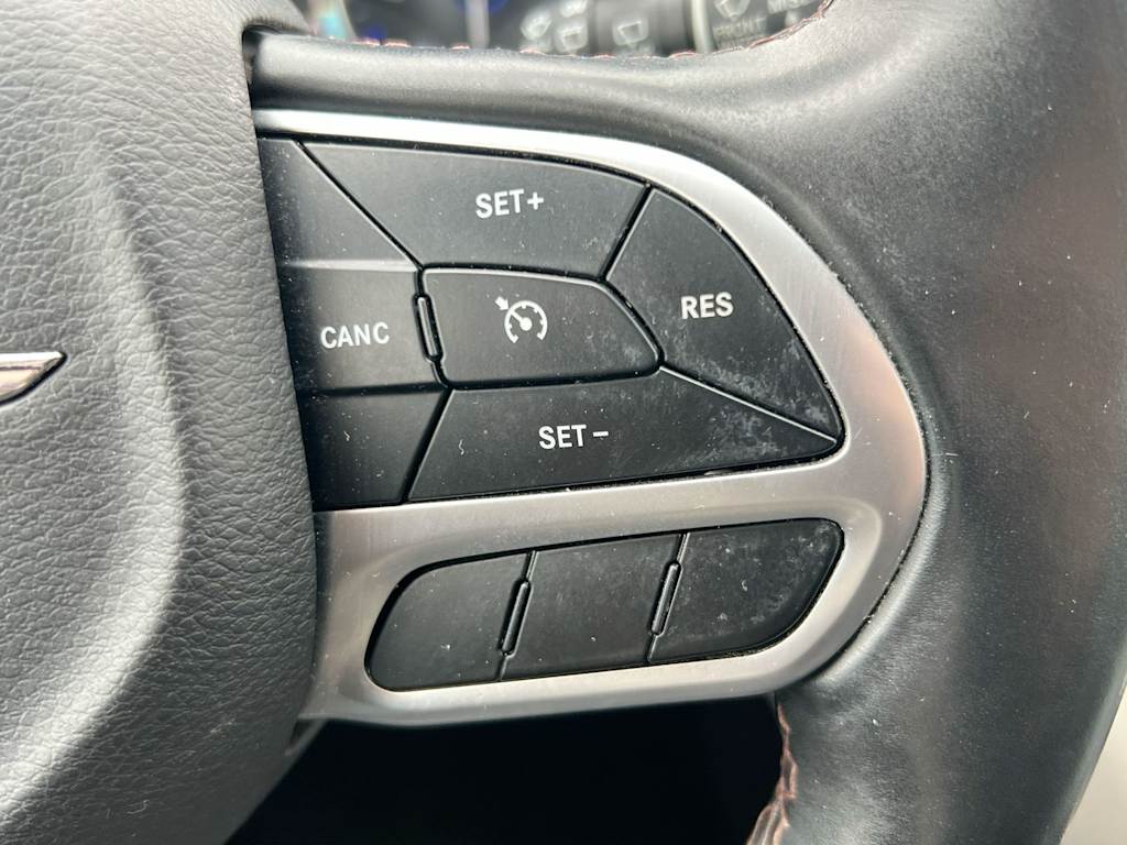 Thumbnail: 2018 Chrysler Pacifica - 27