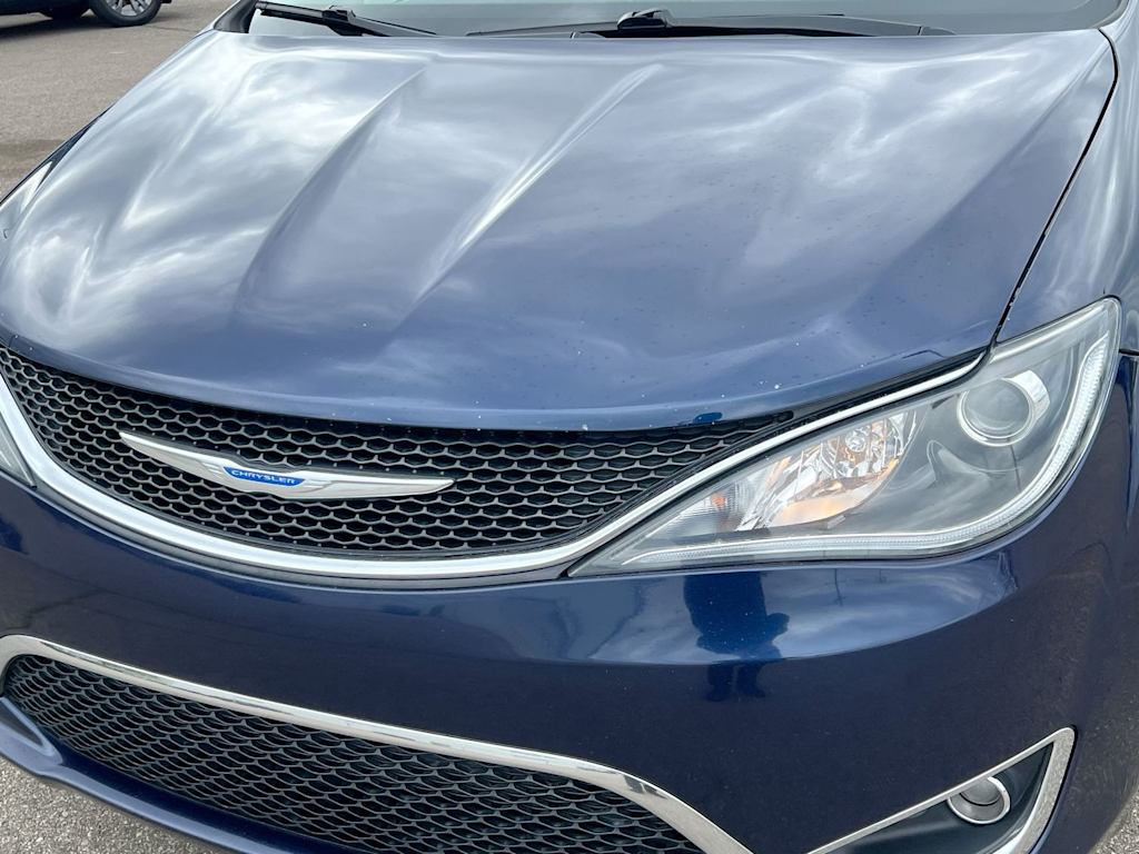 Thumbnail: 2018 Chrysler Pacifica - 20
