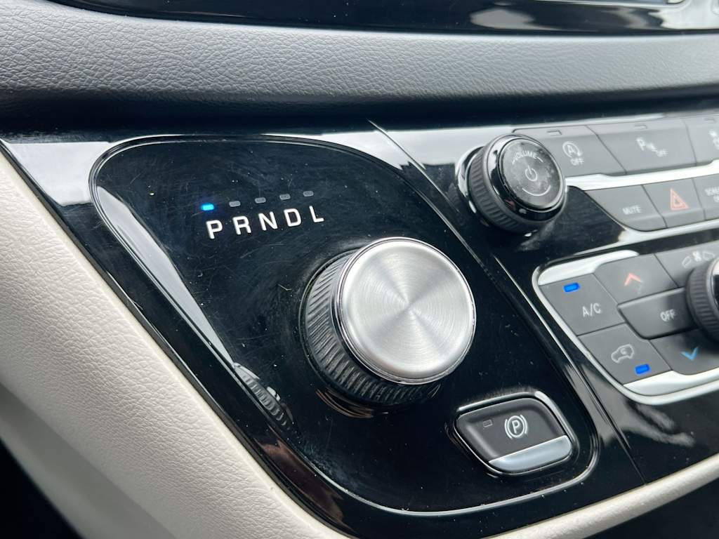 Thumbnail: 2018 Chrysler Pacifica - 33