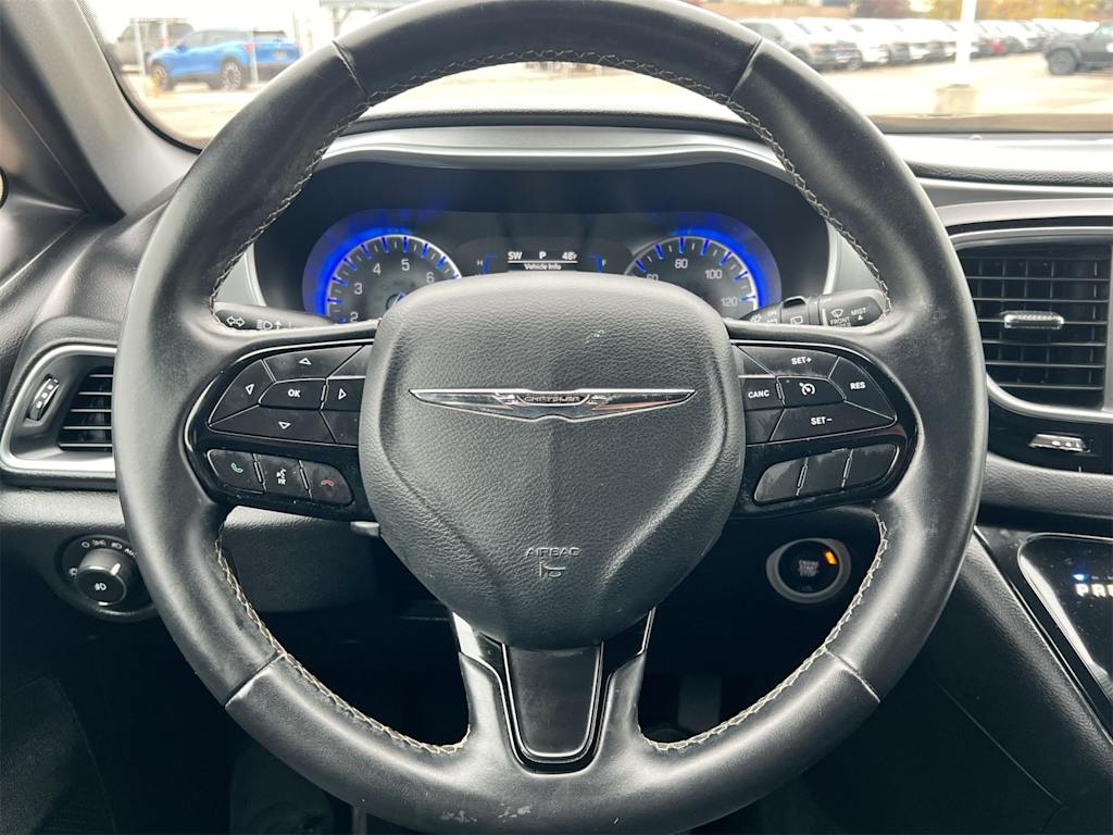 Thumbnail: 2018 Chrysler Pacifica - 10