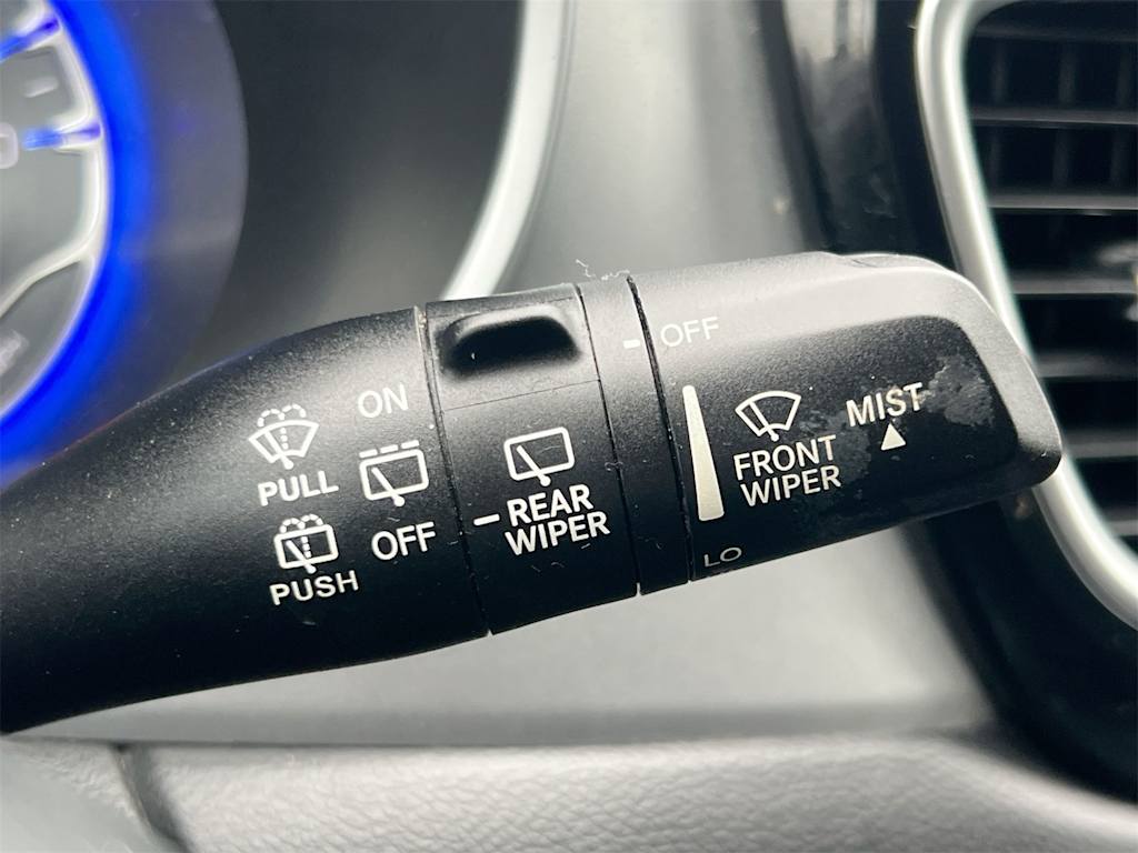 Thumbnail: 2018 Chrysler Pacifica - 16