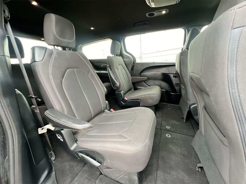 Thumbnail: 2018 Chrysler Pacifica - 27