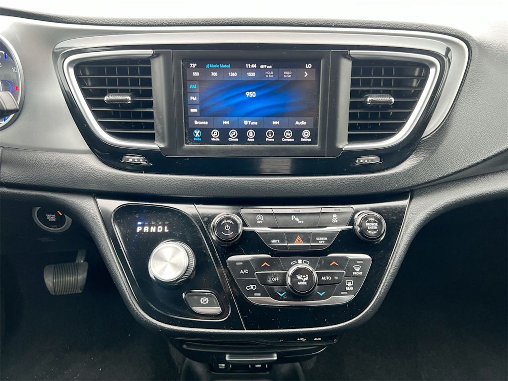 Thumbnail: 2018 Chrysler Pacifica - 15