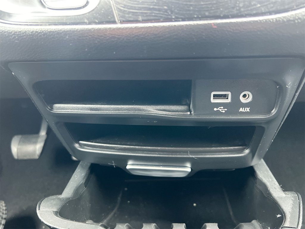 Thumbnail: 2018 Chrysler Pacifica - 34