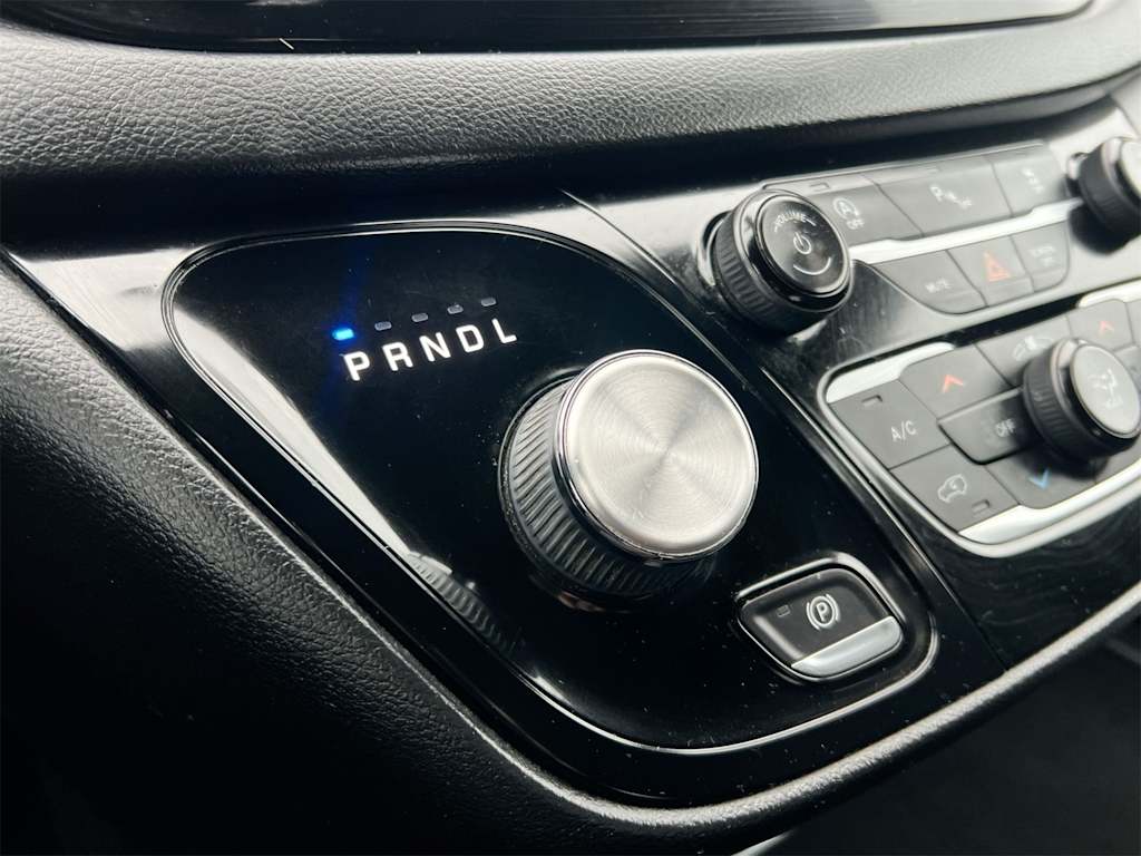 Thumbnail: 2018 Chrysler Pacifica - 14