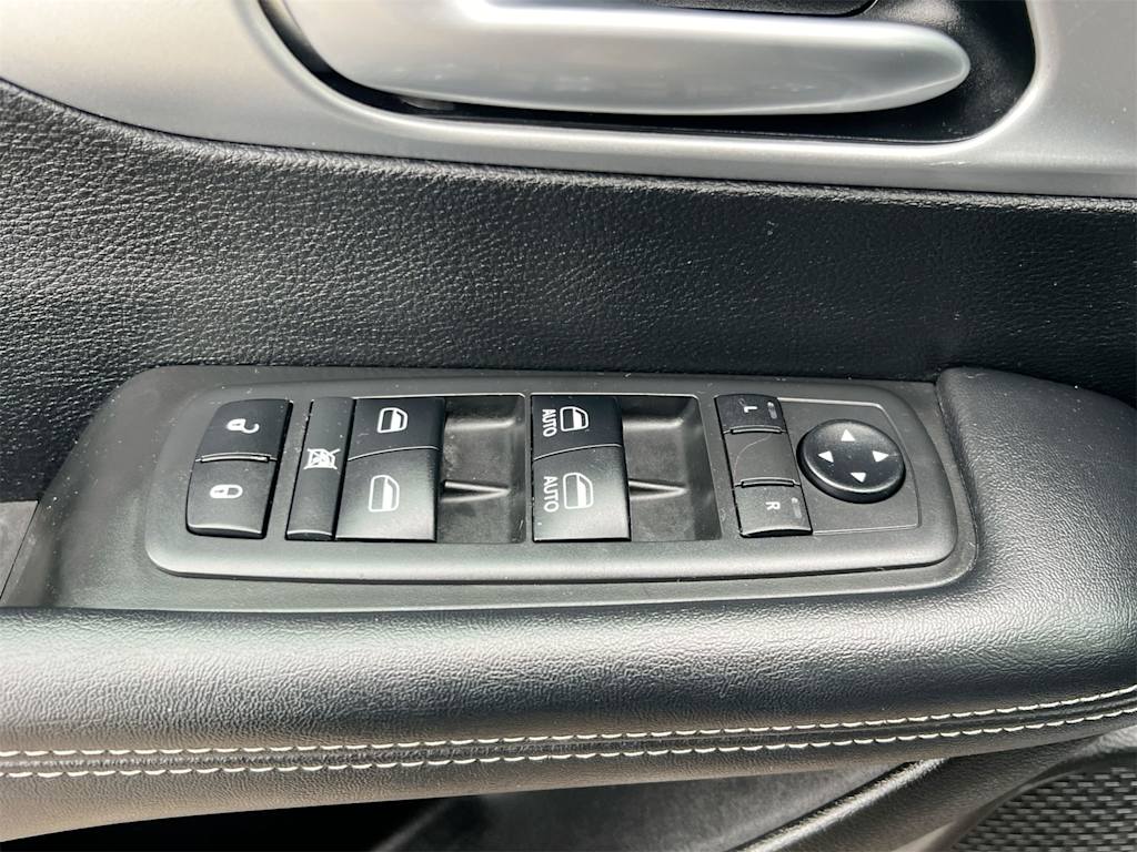 Thumbnail: 2018 Chrysler Pacifica - 26