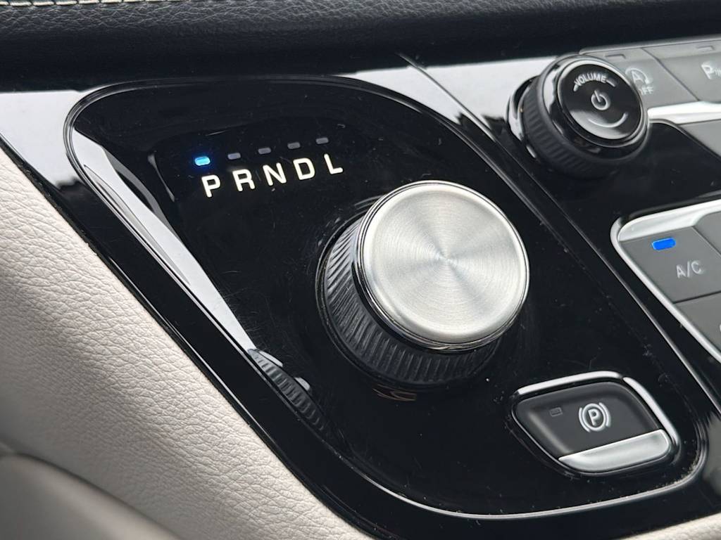 Thumbnail: 2021 Chrysler Pacifica - 14