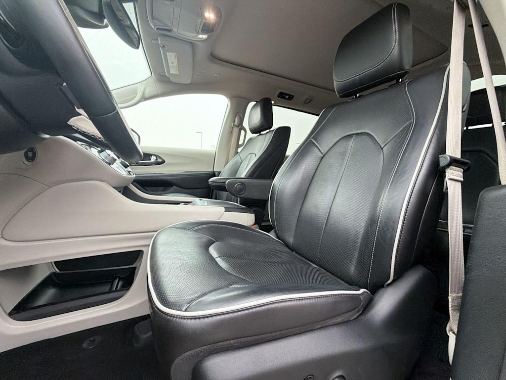 Thumbnail: 2021 Chrysler Pacifica - 11